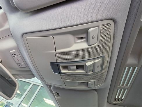 Used 2017 Mercedes-Benz GLS 450 4MATIC image 40