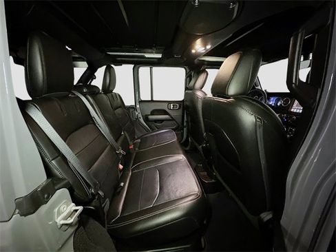 Used 2022 Jeep Wrangler Unlimited Sahara w/ Cold Weather Group image 34