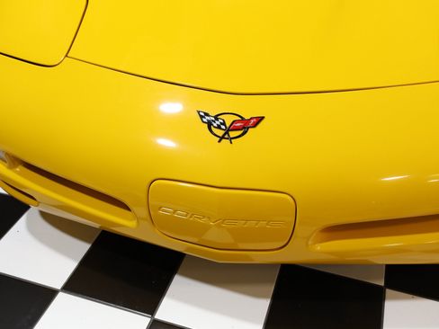 Used 2000 Chevrolet Corvette Coupe w/ Memory Pkg RWD image 15