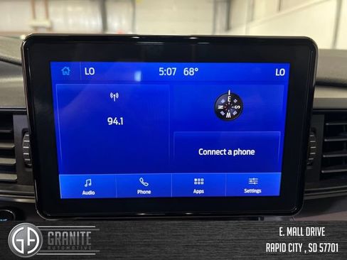 Used 2024 Ford Explorer XLT AWD/4WD image 15
