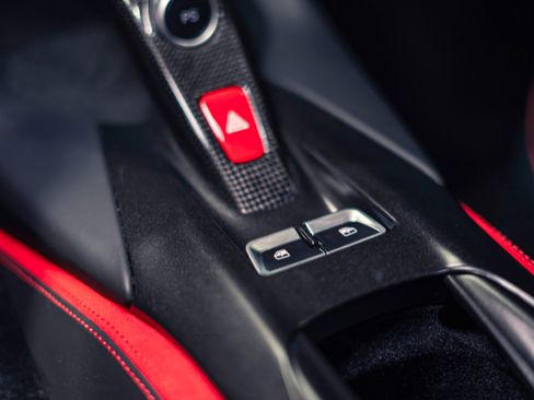 Used 2020 Ferrari 812 Superfast RWD image 42