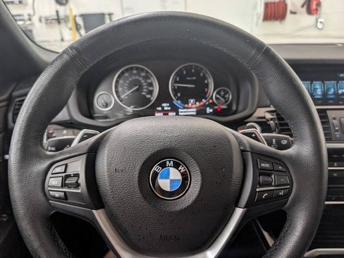 Used 2017 BMW X4 xDrive28i AWD/4WD image 9