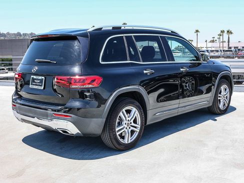 Used 2021 Mercedes-Benz GLB 250 w/ Premium Package image 4