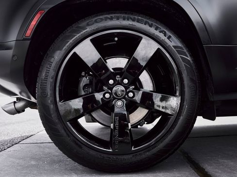 Used 2025 Land Rover Defender 110 V8 image 24