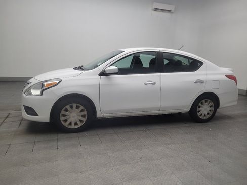 Used 2019 Nissan Versa SV FWD image 2