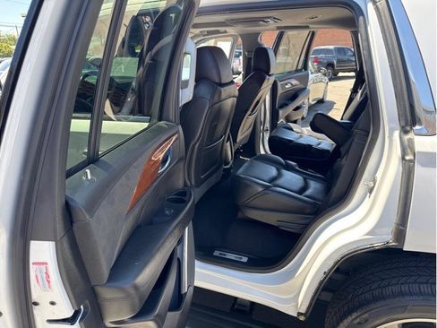 Used 2019 Cadillac Escalade Premium Luxury AWD/4WD image 12