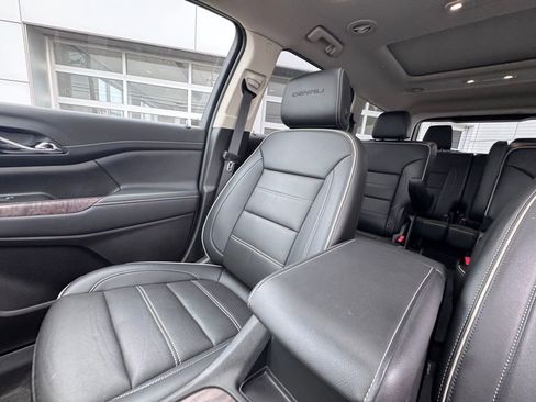 Used 2023 GMC Acadia Denali w/ Denali Ultimate Package image 19