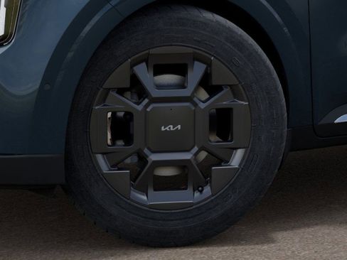 Certified 2025 Kia Carnival SX image 9