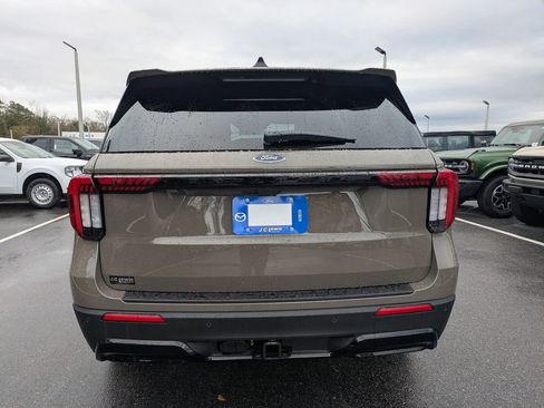 New 2026 Ford Explorer ST-Line w/ ST-Line Street Pack image 5