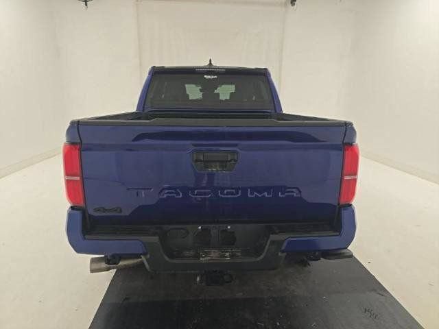 Certified 2025 Toyota Tacoma SR5 AWD/4WD image 32