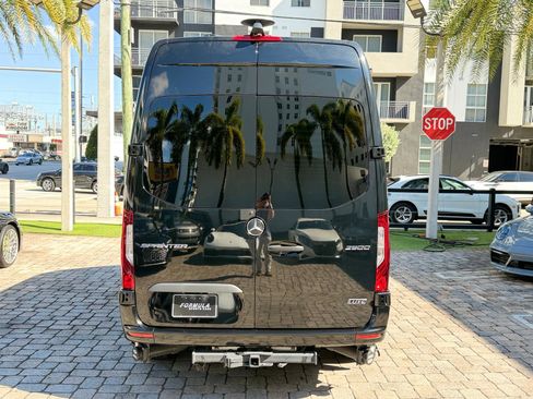 Used 2020 Mercedes-Benz Sprinter 2500 image 10