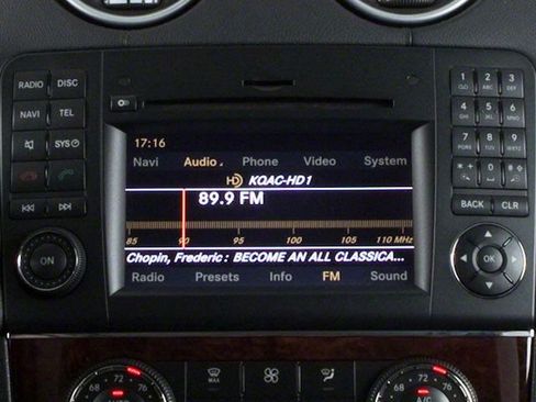 Used 2010 Mercedes-Benz GL 450 4MATIC w/ Premium 1 Pkg image 10