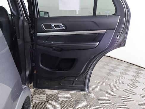 Used 2019 Ford Explorer XLT w/ Equipment Group 202A image 26