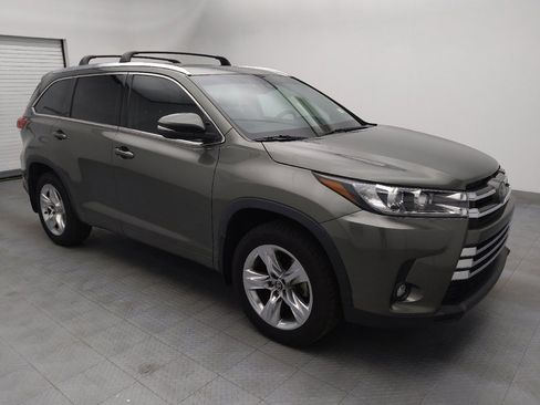 Used 2019 Toyota Highlander Limited image 11
