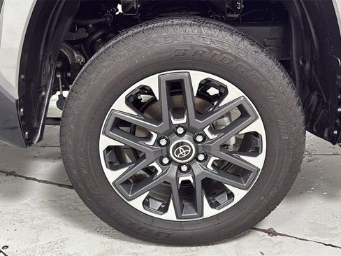 Used 2024 Toyota Tundra Limited image 23