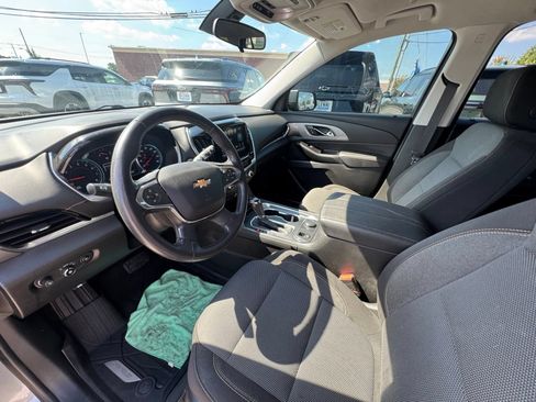 Used 2019 Chevrolet Traverse LT FWD image 14