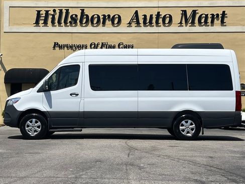 Used 2019 Mercedes-Benz Sprinter 2500 image 3