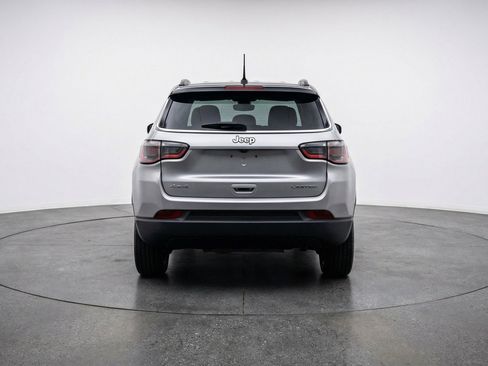 Used 2025 Jeep Compass Limited AWD/4WD image 7