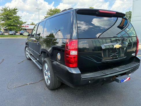 Used 2007 Chevrolet Suburban LTZ w/ LTZ Preferred Equipment Group AWD/4WD image 5