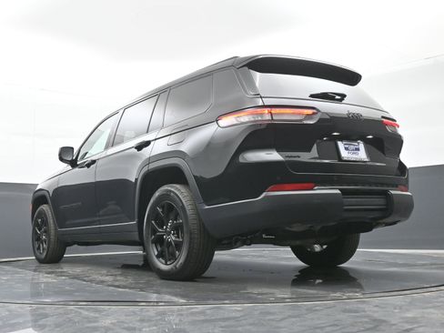 Used 2024 Jeep Grand Cherokee L Laredo image 40