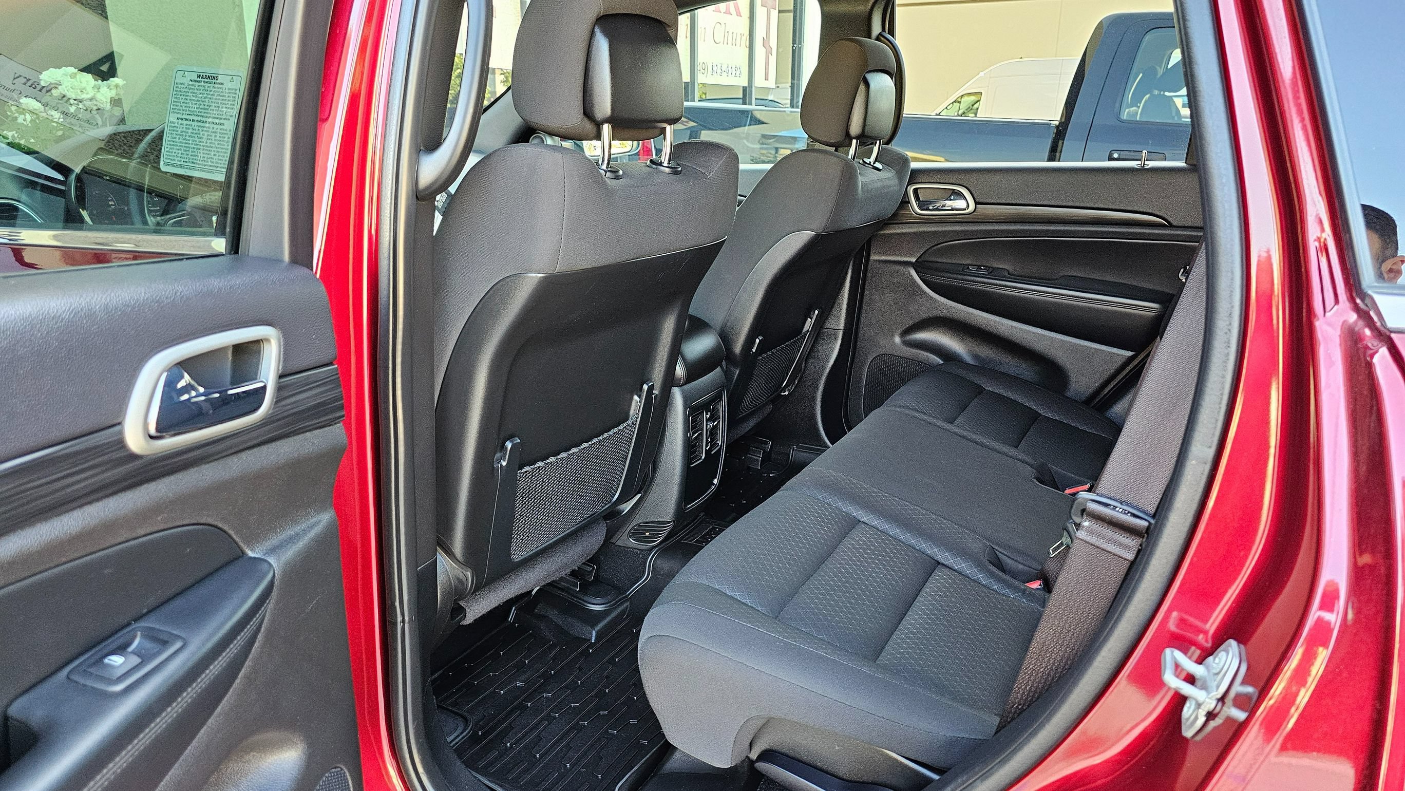 Used 2021 Jeep Grand Cherokee Laredo RWD image 16