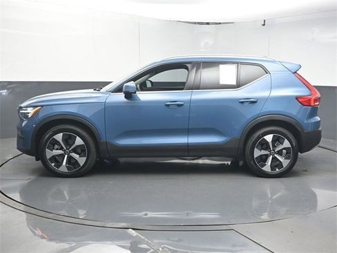 Certified 2024 Volvo XC40 B5 Plus w/ Protection Package Premier image 6