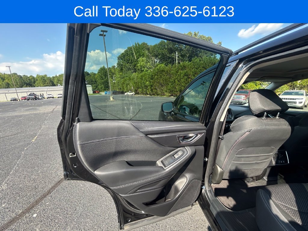 Used 2023 Subaru Forester Premium AWD/4WD image 15