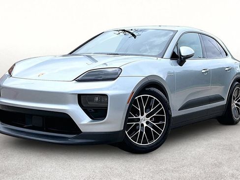 Used 2025 Porsche Macan 4 Electric AWD/4WD image 15