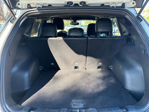 Used 2025 Jeep Compass Limited image 32