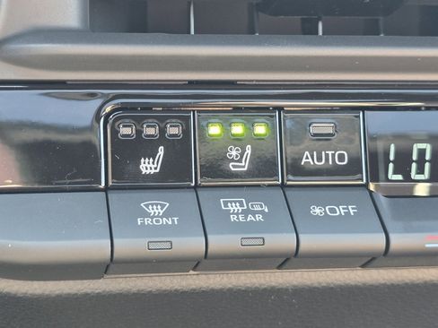 New 2026 Toyota Crown Signia AWD/4WD image 9