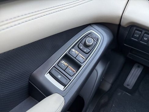 New 2025 Subaru Ascent Limited image 13
