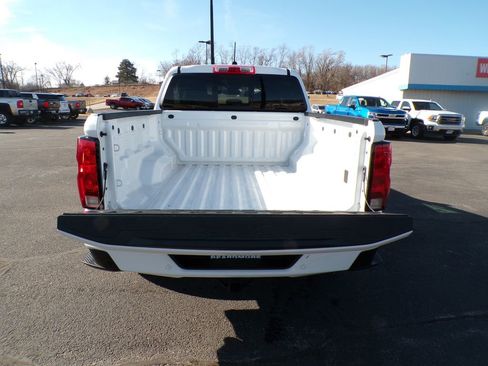 Used 2023 Chevrolet Colorado LT w/ LT Convenience Package II image 6