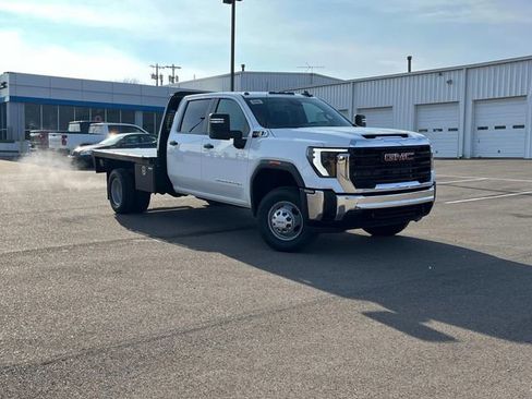 New 2025 GMC Sierra 3500 Pro w/ Convenience Package image 2
