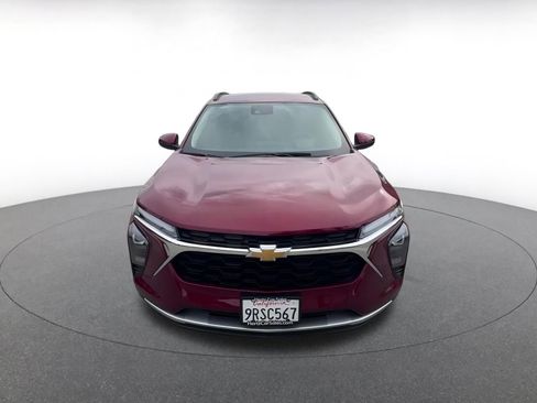 Used 2025 Chevrolet Trax LT image 4