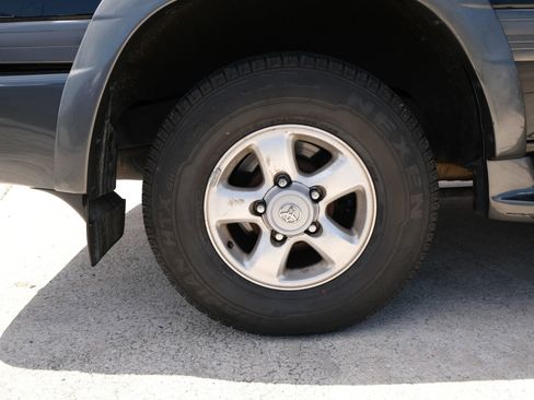 Used 2000 Toyota Land Cruiser AWD/4WD image 19