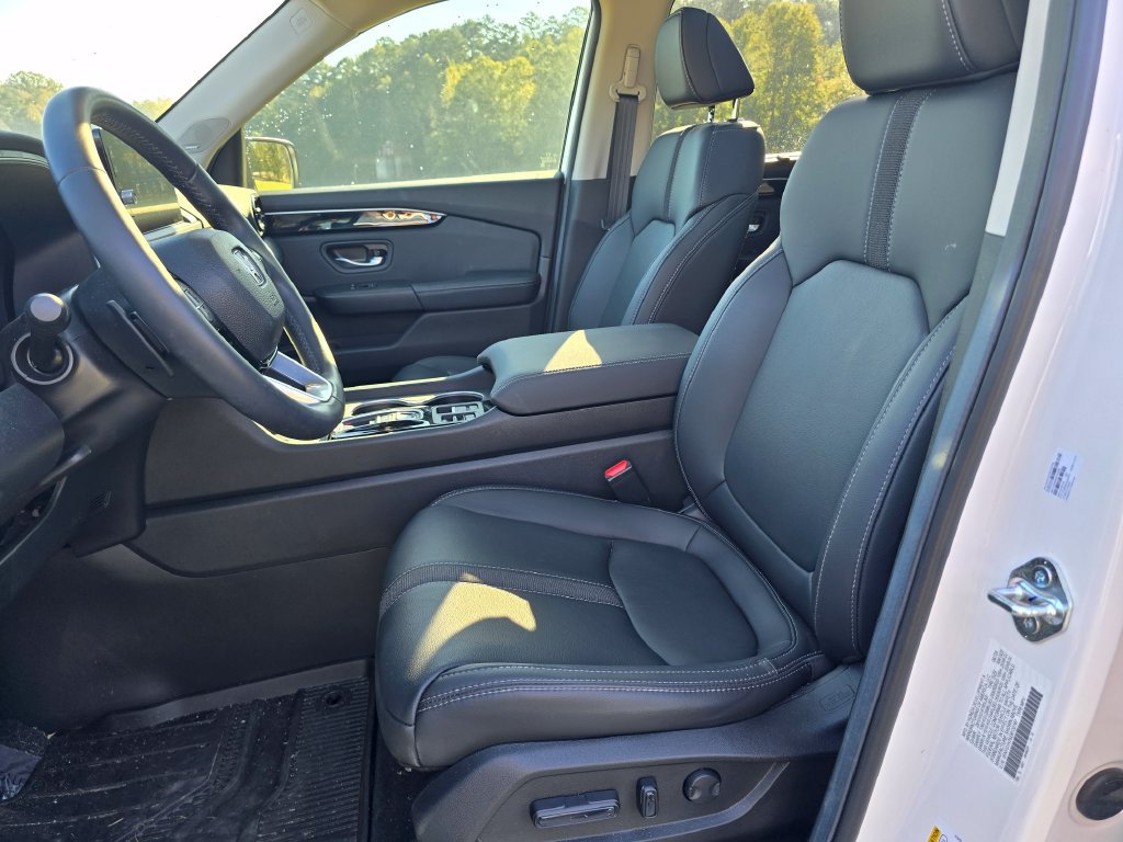 Used 2025 Honda Pilot Touring image 22