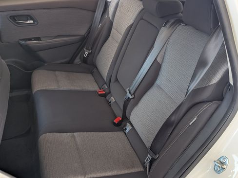 Used 2023 Nissan Rogue SV FWD image 17