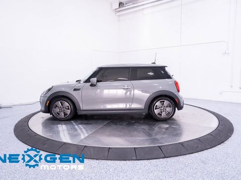 Used 2023 MINI Cooper 2-Door Hardtop image 31