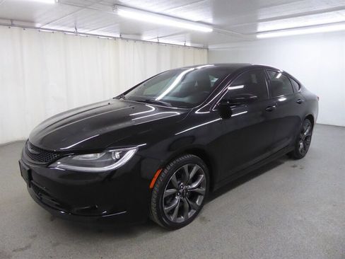 Used 2015 Chrysler 200 S w/ Navigation & Sound Group I image 3