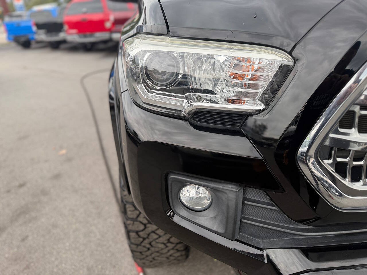Used 2017 Toyota Tacoma TRD Sport w/ Premium & Technology Package AWD/4WD image 30