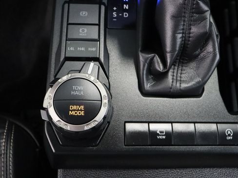 Used 2025 Toyota 4Runner Limited image 23