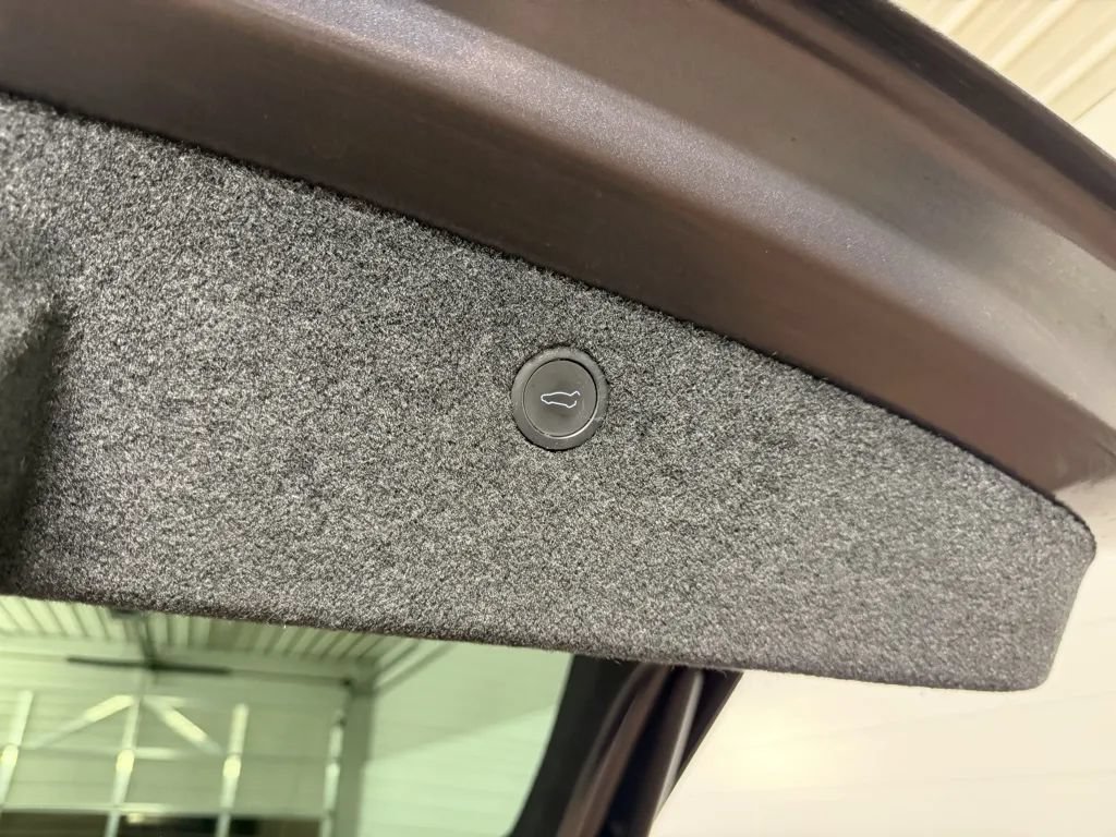 Used 2022 Tesla Model X Plaid AWD/4WD image 37