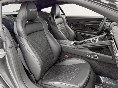 Used 2024 Aston Martin DB12 Coupe RWD image 22