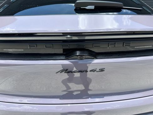 Certified 2025 Porsche Macan 4S Electric AWD/4WD image 14