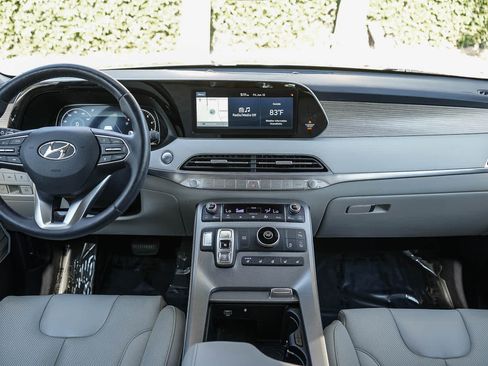 Used 2021 Hyundai Palisade Limited FWD image 12