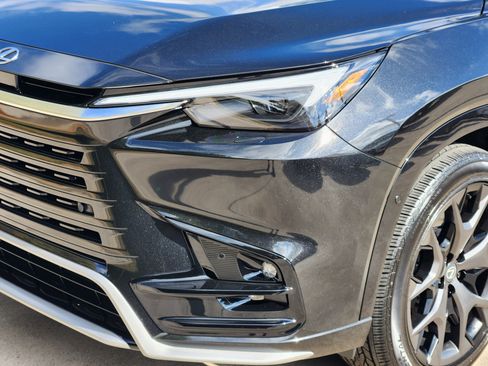 New 2026 Lexus TX 500h AWD image 5