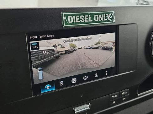 Used 2024 Mercedes-Benz Sprinter 2500 image 18
