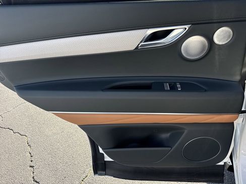 Used 2025 Genesis GV80 3.5T Prestige image 21