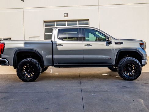 Used 2023 GMC Sierra 1500 AT4 w/ AT4 Premium Package image 11