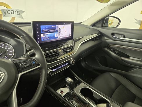 Used 2023 Nissan Altima 2.0 SR image 25